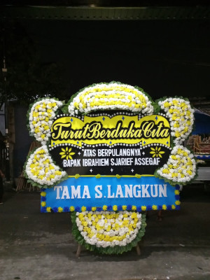 Papan Bunga Duka di Marga